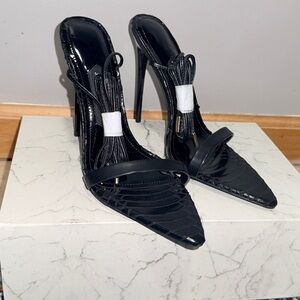 NIB Wonen’s Jessica Rich "Rich Sandal" black stilettos in size 8 US/39 EU